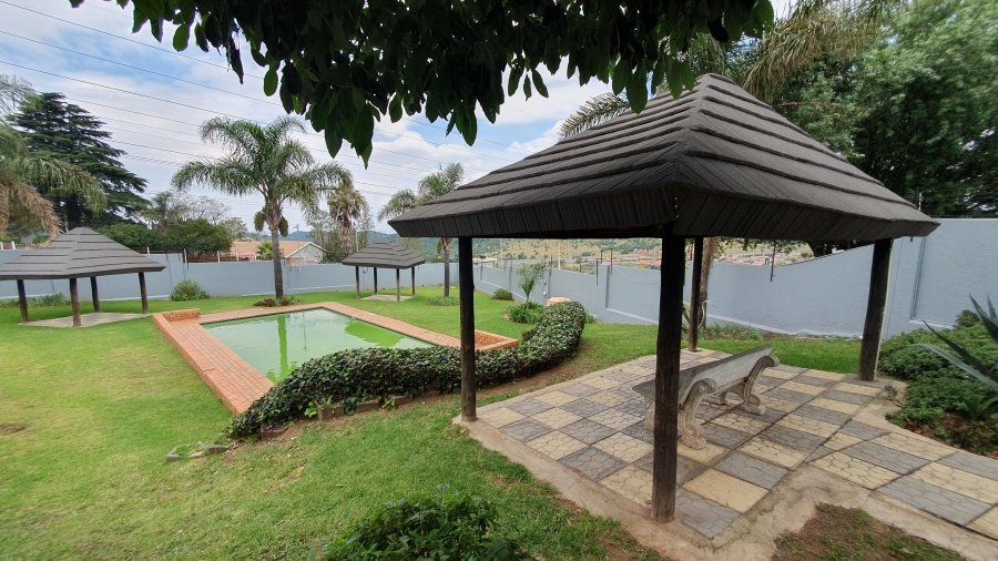 3 Bedroom Property for Sale in Linmeyer Gauteng