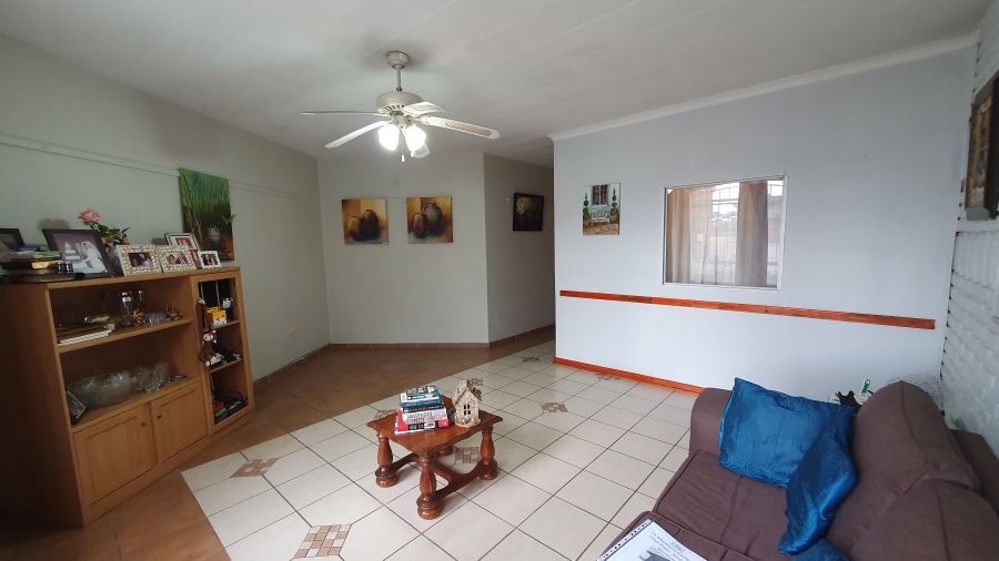 2 Bedroom Property for Sale in Albemarle Gauteng