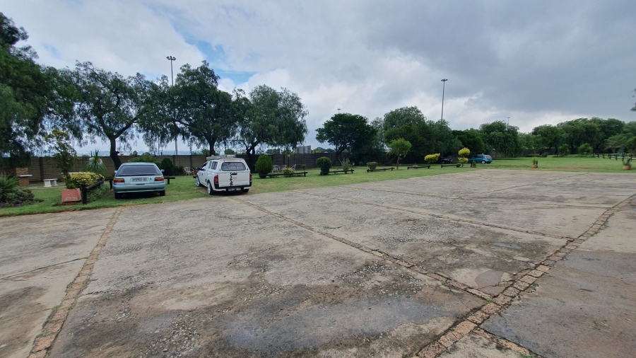 2 Bedroom Property for Sale in Albemarle Gauteng