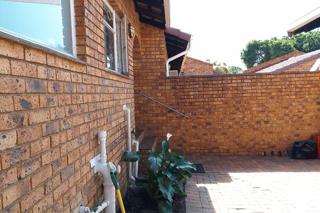 2 Bedroom Property for Sale in Ridgeway Gauteng