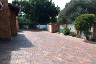 2 Bedroom Property for Sale in Ridgeway Gauteng