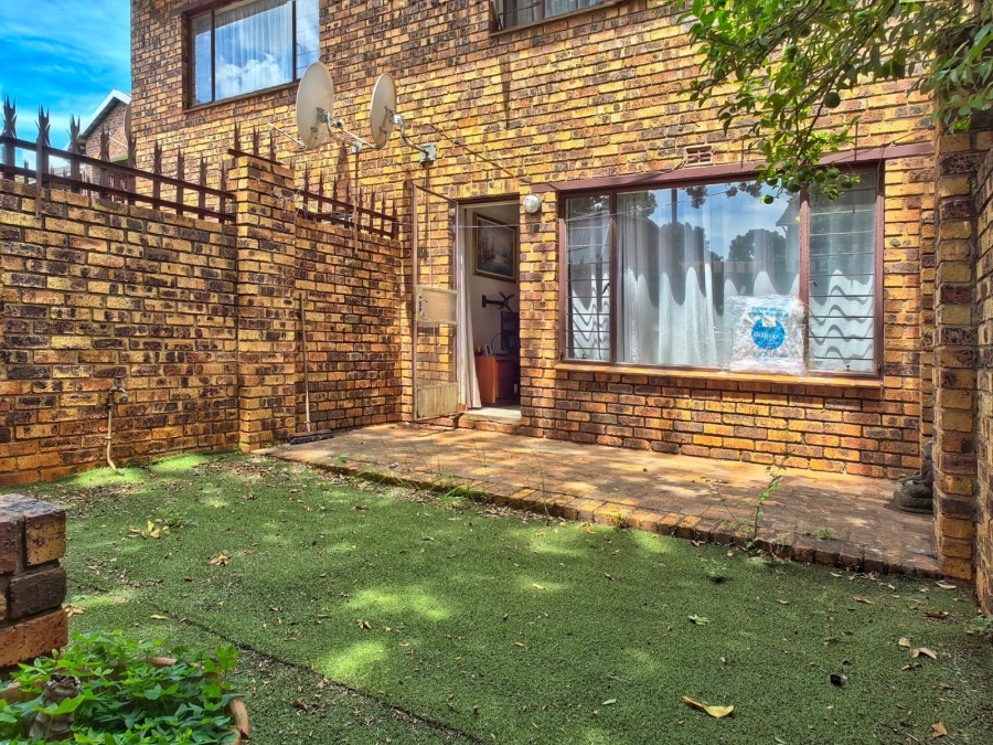 2 Bedroom Property for Sale in Windsor East Gauteng
