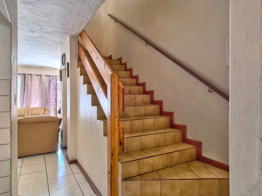 2 Bedroom Property for Sale in Windsor East Gauteng