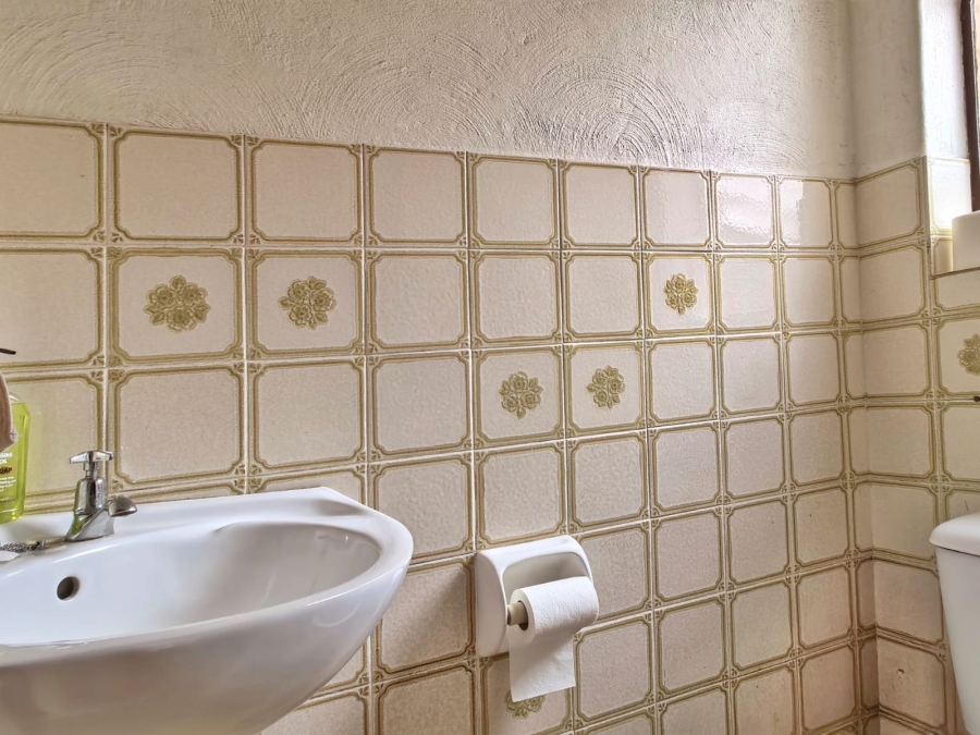 2 Bedroom Property for Sale in Windsor East Gauteng