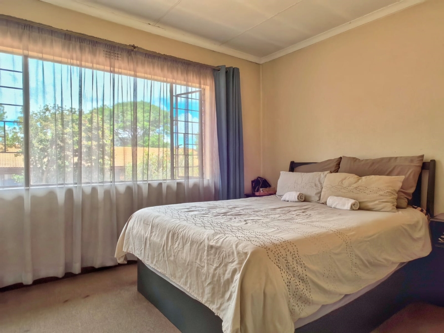 2 Bedroom Property for Sale in Windsor East Gauteng