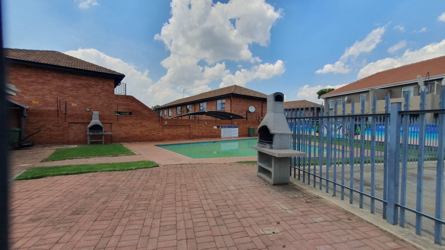 2 Bedroom Property for Sale in Florentia Gauteng