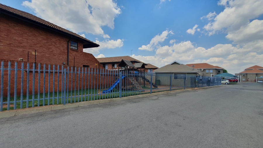 2 Bedroom Property for Sale in Florentia Gauteng