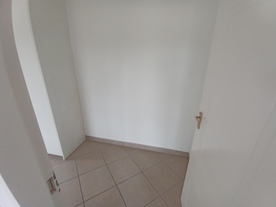 1 Bedroom Property for Sale in Mulbarton Gauteng