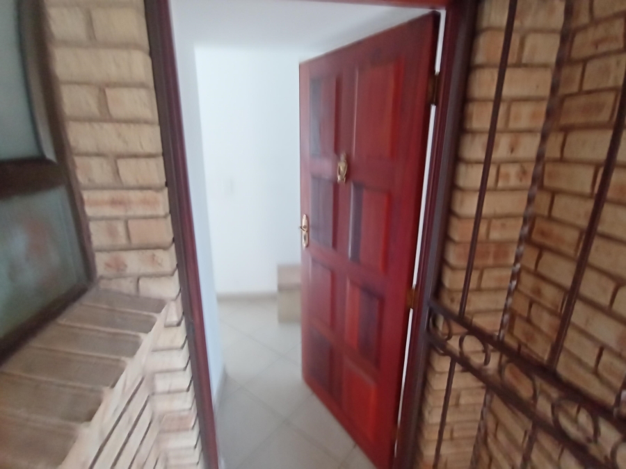 1 Bedroom Property for Sale in Mulbarton Gauteng