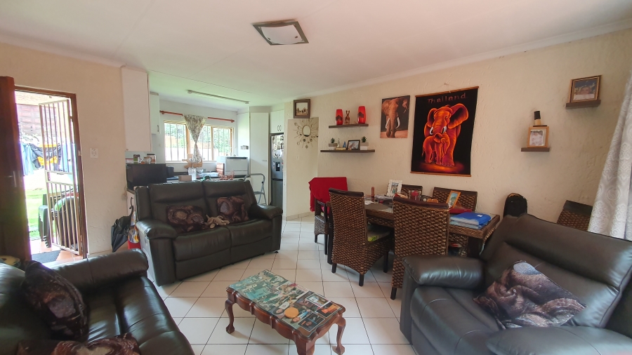 2 Bedroom Property for Sale in Mondeor Gauteng