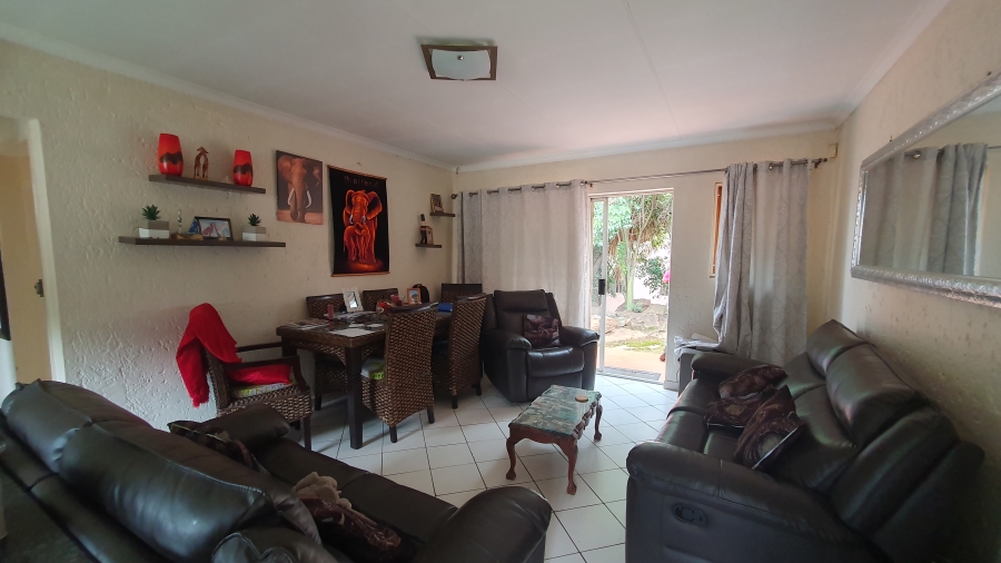 2 Bedroom Property for Sale in Mondeor Gauteng