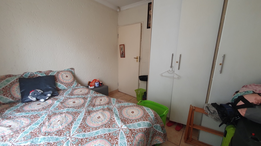 2 Bedroom Property for Sale in Mondeor Gauteng