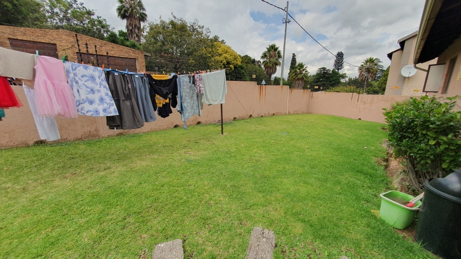 2 Bedroom Property for Sale in Mondeor Gauteng