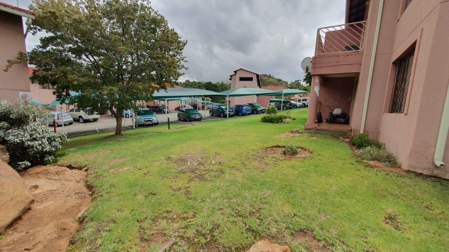 2 Bedroom Property for Sale in Mondeor Gauteng