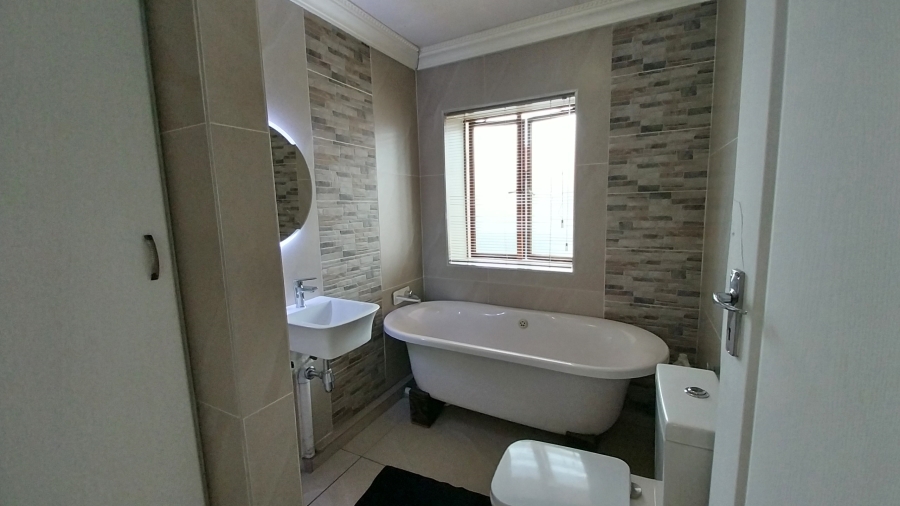 2 Bedroom Property for Sale in Meyersdal Gauteng