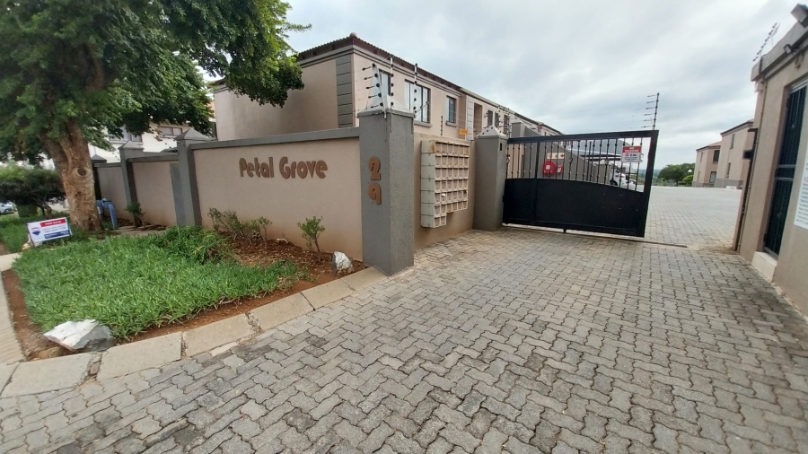 2 Bedroom Property for Sale in Meyersdal Gauteng