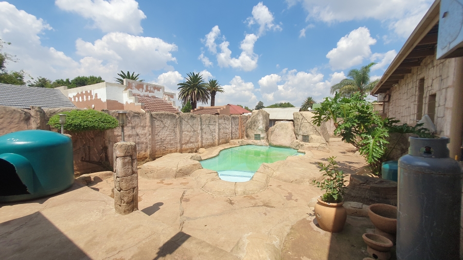 3 Bedroom Property for Sale in Lambton Gauteng