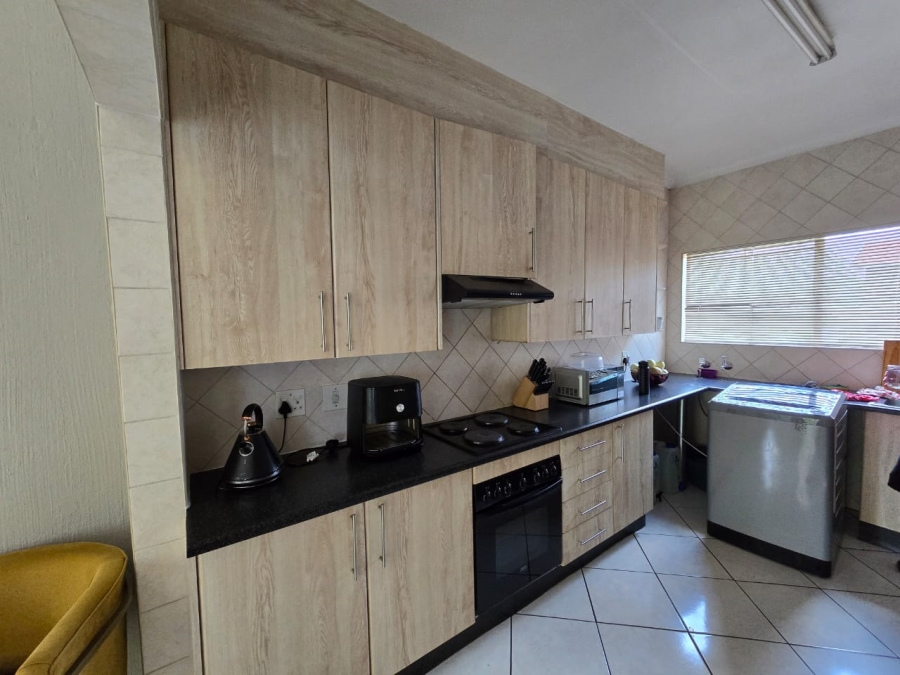 2 Bedroom Property for Sale in Albemarle Gauteng