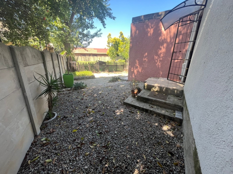 3 Bedroom Property for Sale in Brackenhurst Gauteng