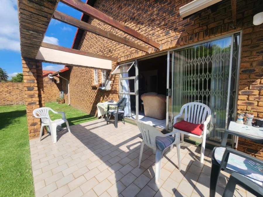 3 Bedroom Property for Sale in New Redruth Gauteng
