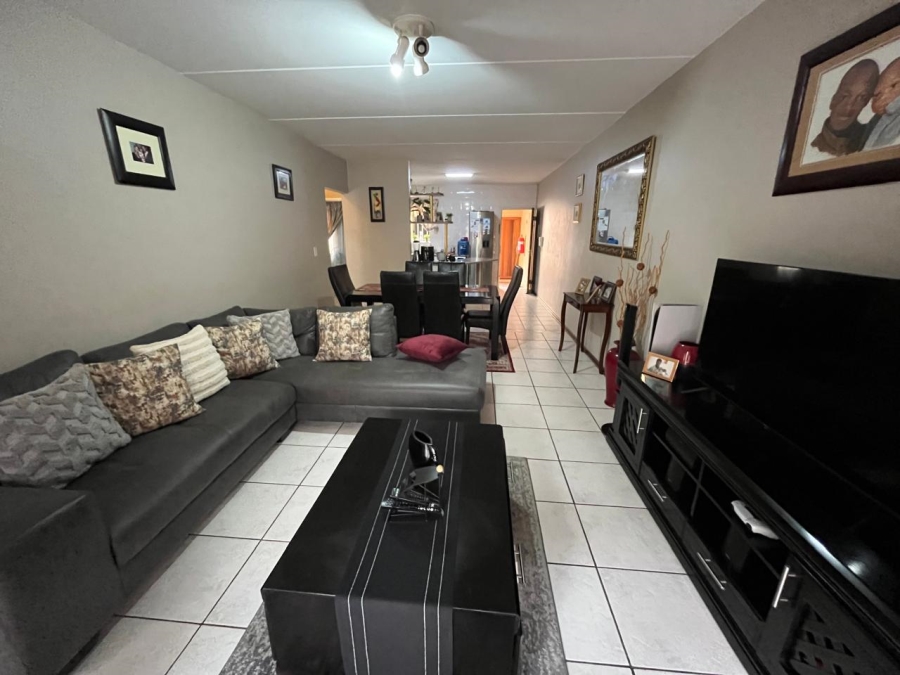 2 Bedroom Property for Sale in New Redruth Gauteng