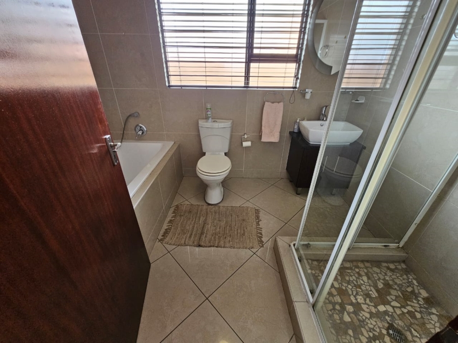 3 Bedroom Property for Sale in New Redruth Gauteng