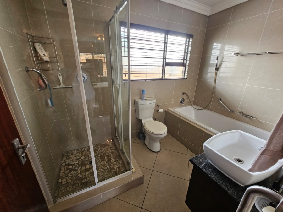 3 Bedroom Property for Sale in New Redruth Gauteng