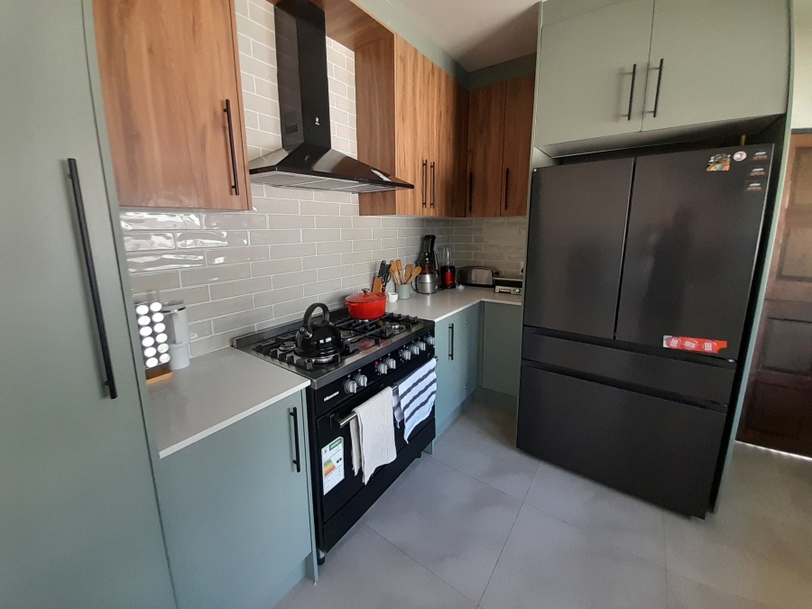 4 Bedroom Property for Sale in Lombardy East Gauteng