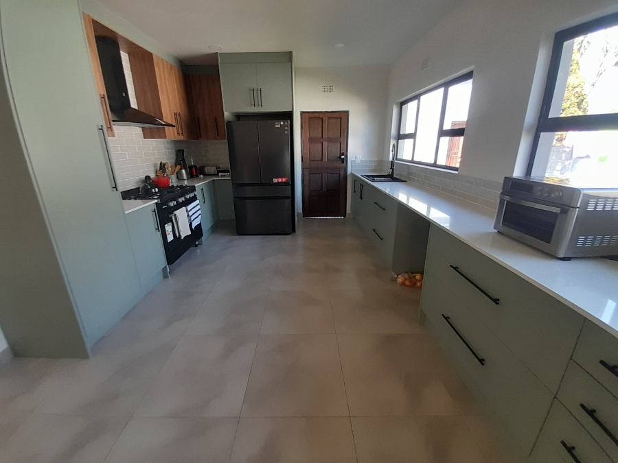 4 Bedroom Property for Sale in Lombardy East Gauteng