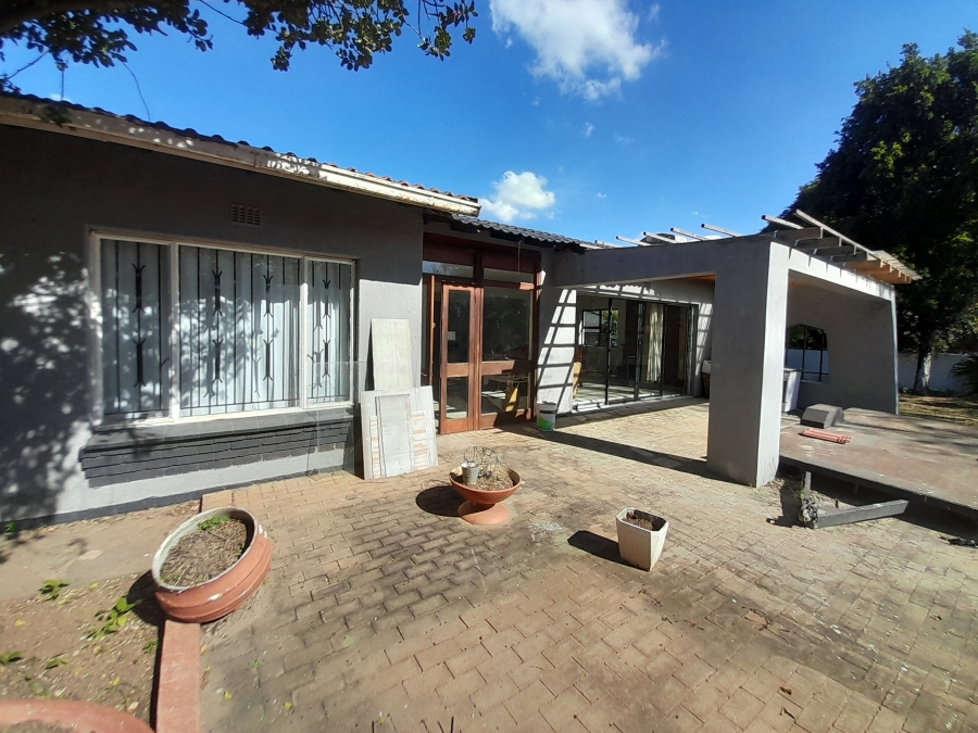 4 Bedroom Property for Sale in Lombardy East Gauteng
