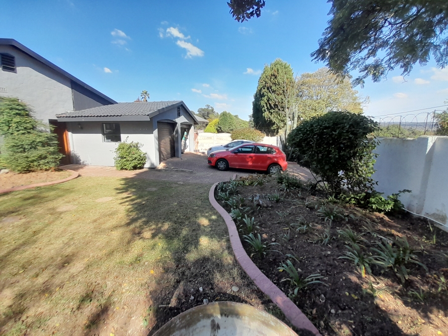 4 Bedroom Property for Sale in Lombardy East Gauteng