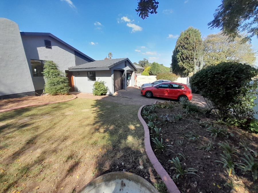 4 Bedroom Property for Sale in Lombardy East Gauteng