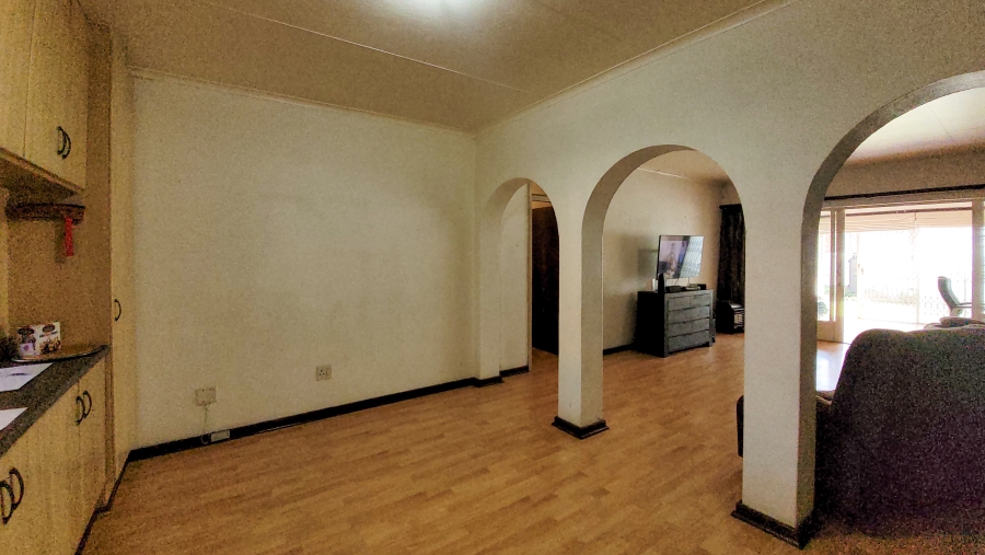 3 Bedroom Property for Sale in Barvallen Gauteng