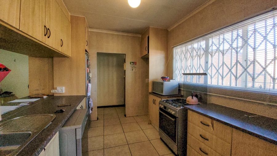 3 Bedroom Property for Sale in Barvallen Gauteng