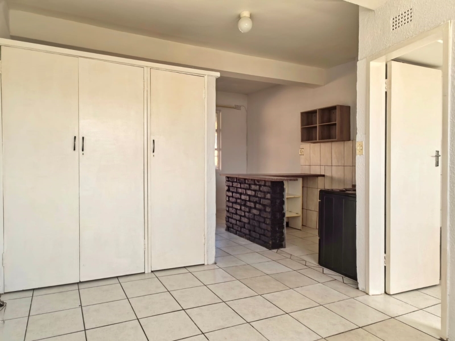 1 Bedroom Property for Sale in Albertville Gauteng