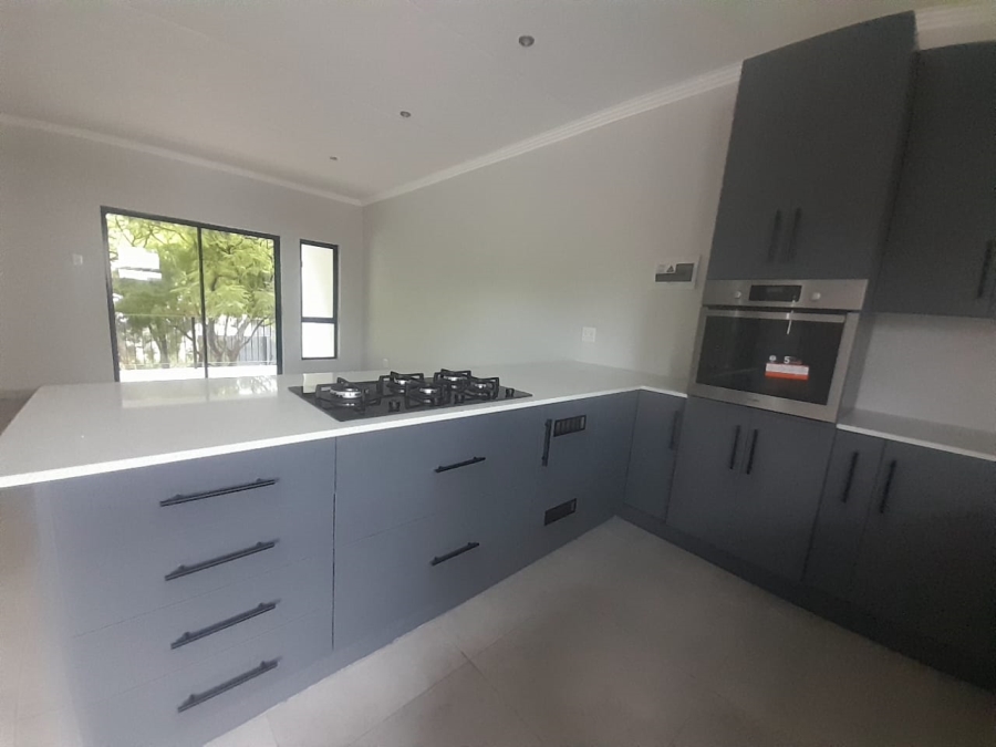 To Let 2 Bedroom Property for Rent in Bryanston Gauteng