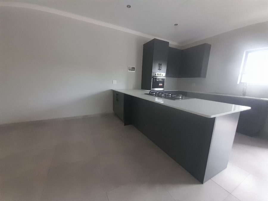 To Let 2 Bedroom Property for Rent in Bryanston Gauteng