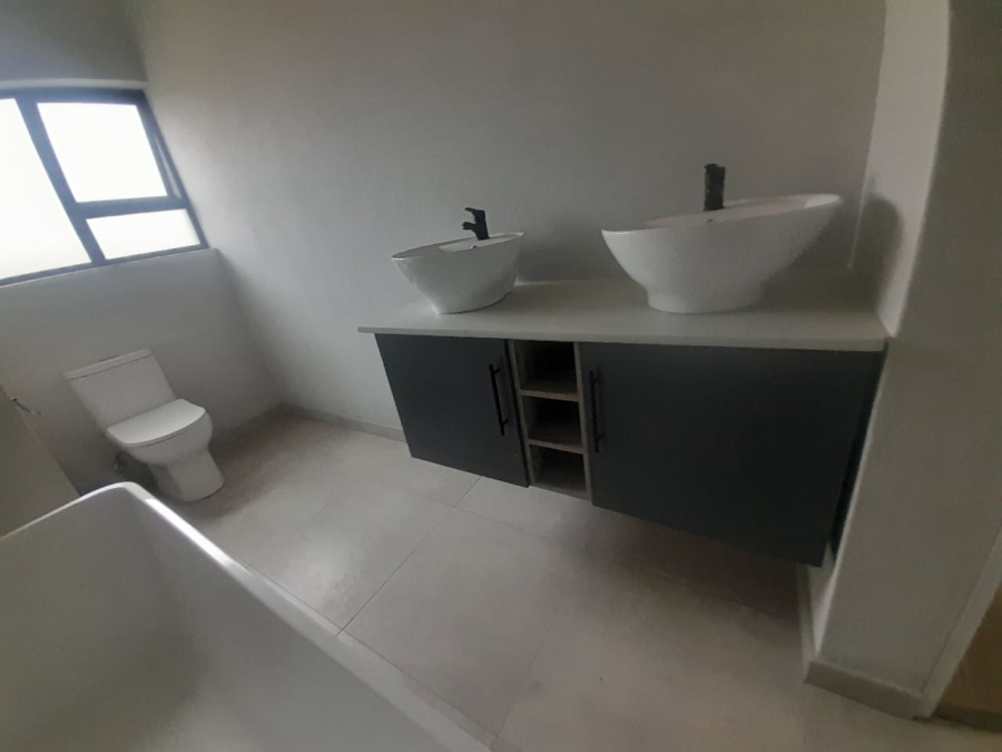 To Let 2 Bedroom Property for Rent in Bryanston Gauteng