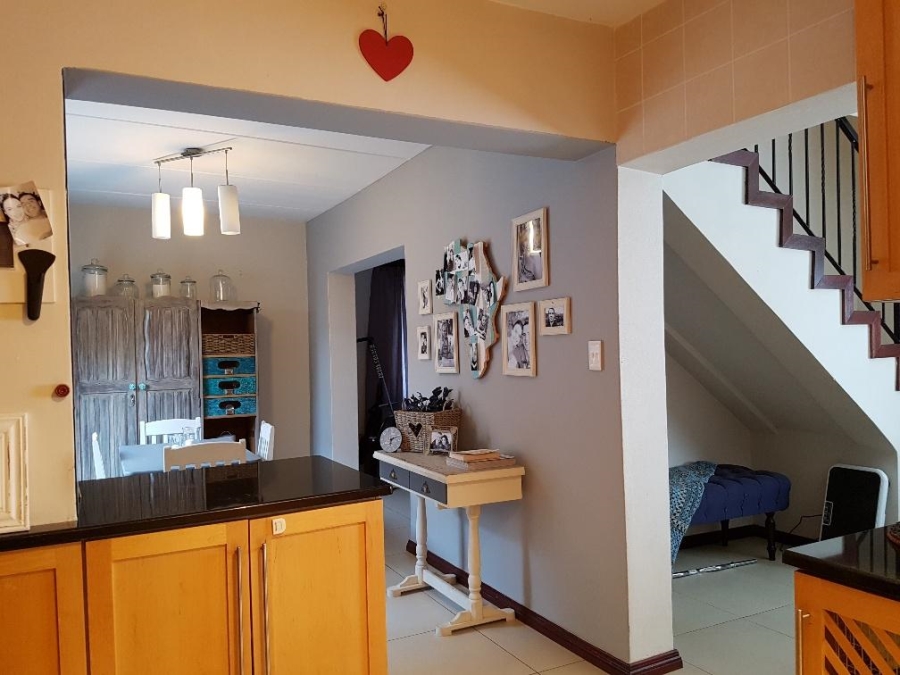 To Let 3 Bedroom Property for Rent in Douglasdale Gauteng