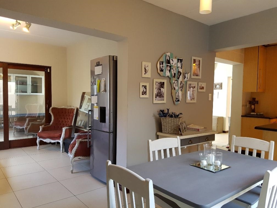 To Let 3 Bedroom Property for Rent in Douglasdale Gauteng