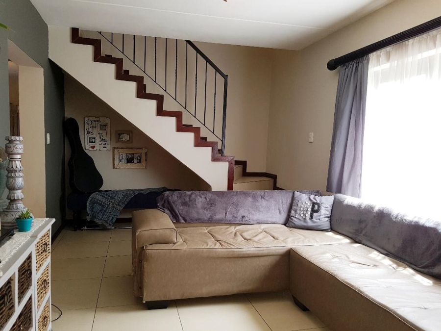 To Let 3 Bedroom Property for Rent in Douglasdale Gauteng
