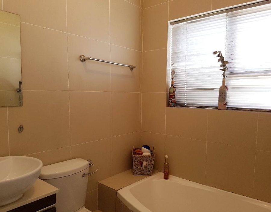 To Let 3 Bedroom Property for Rent in Douglasdale Gauteng