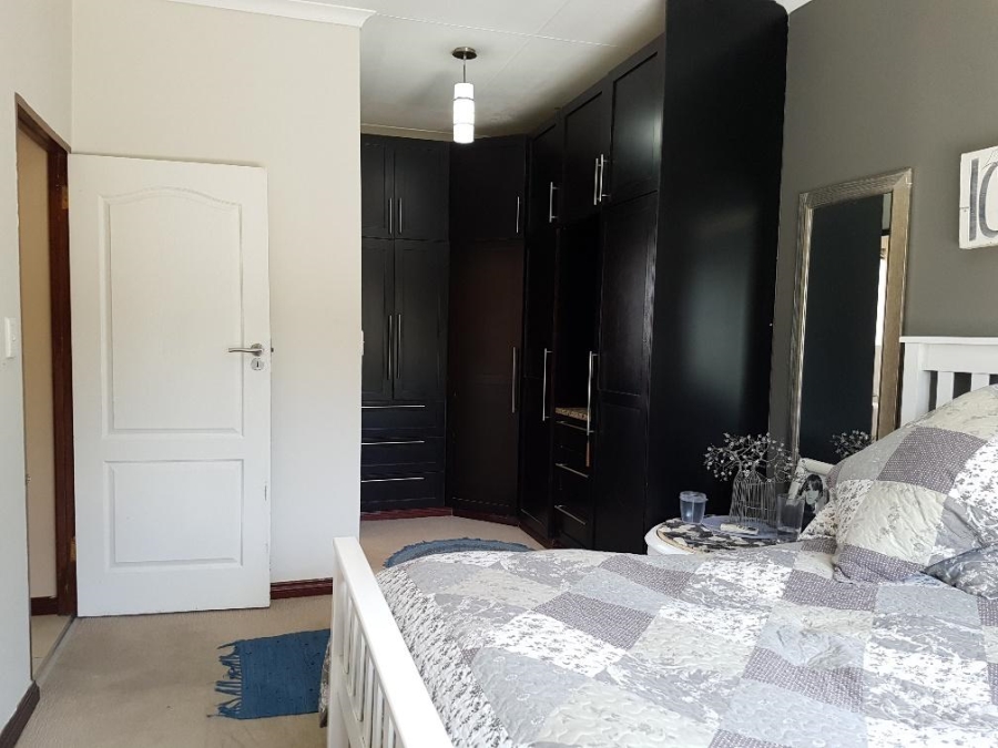 To Let 3 Bedroom Property for Rent in Douglasdale Gauteng