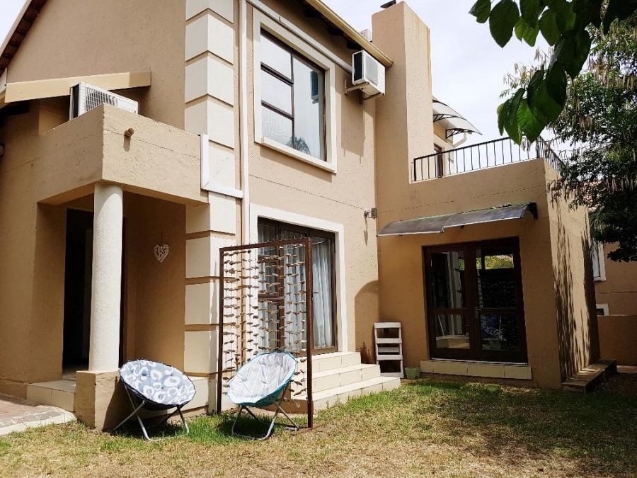 To Let 3 Bedroom Property for Rent in Douglasdale Gauteng