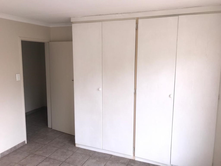 2 Bedroom Property for Sale in Annlin Gauteng