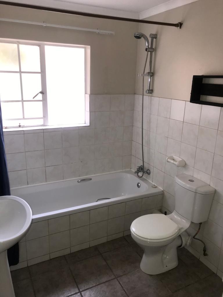 2 Bedroom Property for Sale in Annlin Gauteng