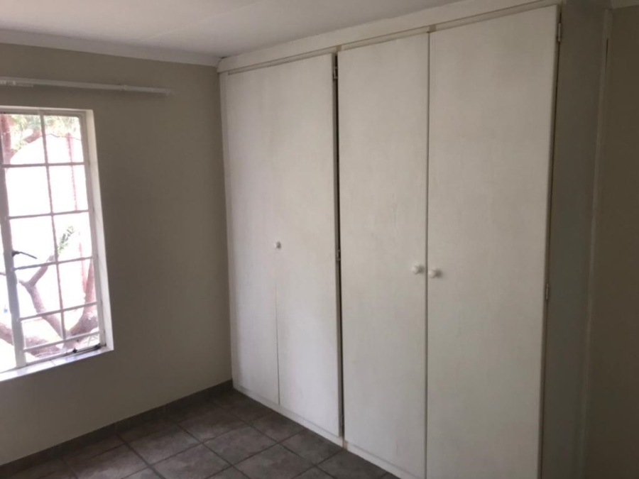 2 Bedroom Property for Sale in Annlin Gauteng