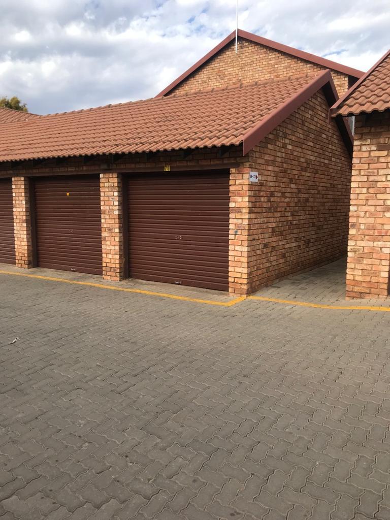 2 Bedroom Property for Sale in Annlin Gauteng