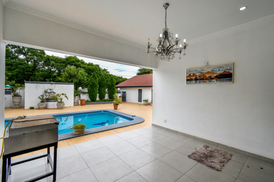 7 Bedroom Property for Sale in Waterkloof Ridge Gauteng