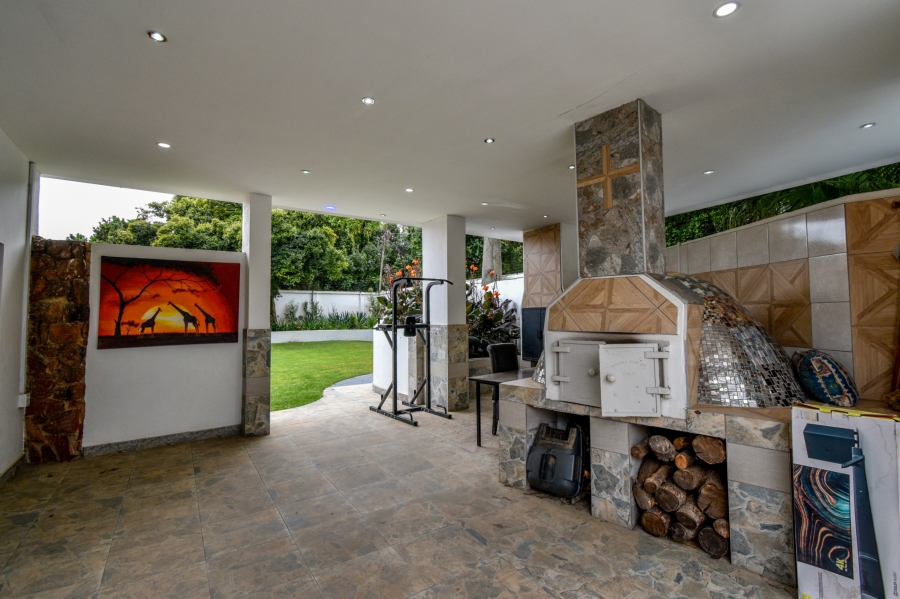 7 Bedroom Property for Sale in Waterkloof Ridge Gauteng